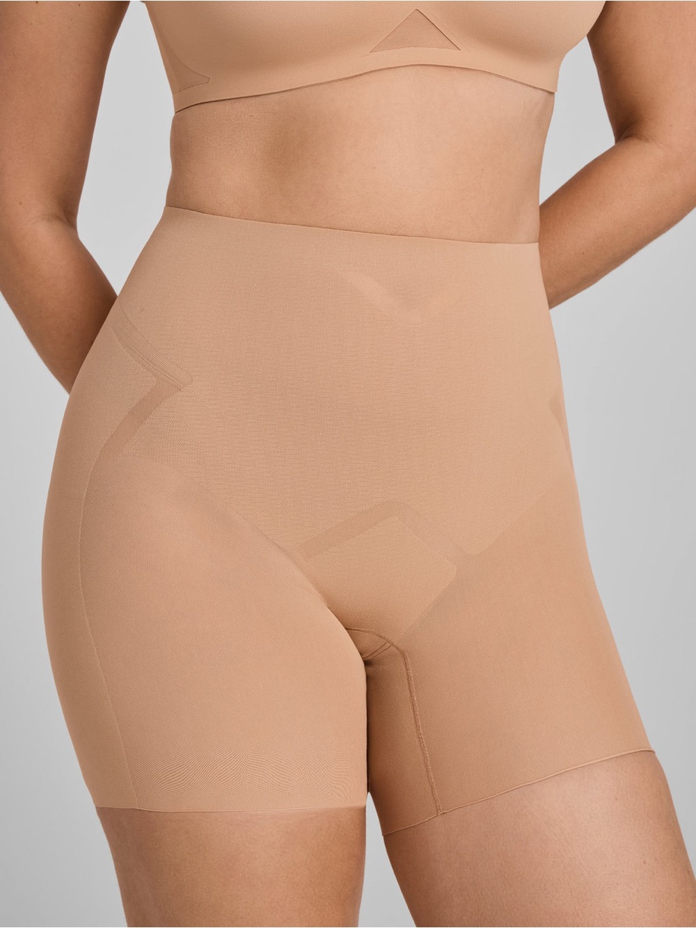 Honeylove Mesh Sculpt Mid Waist Shorts